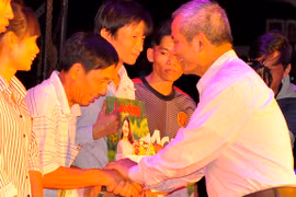 10.000 vé xe cho công nhân về quê đón Tết