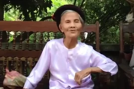 Cụ bà 83 tuổi hát rất hay về Đại tướng Võ Nguyên Giáp