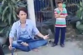 Lật tẩy "trò lừa" chấn động: Thiền bay trên không trung!