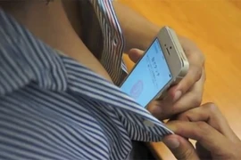 Choáng vì iPhone 5S được mở khoá bằng... đầu ti!