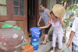 Khát khô giữa ngày nắng nóng kinh người