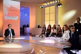 Sụt giảm tỷ lệ theo dõi phỏng vấn Tổng thống Pháp trên truyền hình