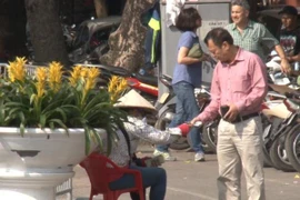 Bức xúc chuyện giá vé gửi xe "trên trời" dịp đầu năm