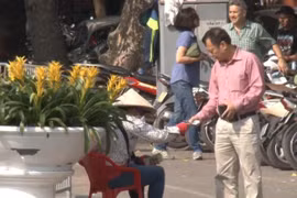 Bức xúc chuyện giá vé gửi xe "trên trời" dịp đầu năm