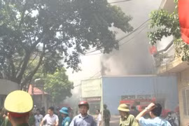 Cháy lớn tại nhà xưởng công ty Hồng Hà