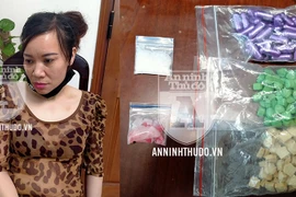 [CLIP] Ôm bọc ma túy lớn, 'nữ quái' vờ dắt theo chó... đi khám bệnh