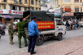 Công an quận Hai Bà Trưng (Hà Nội) đồng loạt ra quân lập lại trật tự dịp cuối năm