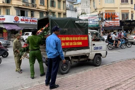 Công an quận Hai Bà Trưng (Hà Nội) đồng loạt ra quân lập lại trật tự dịp cuối năm