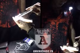 [CLIP] Giấu ma túy trong ốp điện thoại, nam thanh niên cự cãi khi gặp CSCĐ