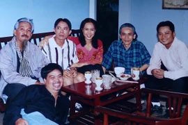 Ngắm loạt ảnh thuở nhỏ của nghệ sĩ Việt Hương