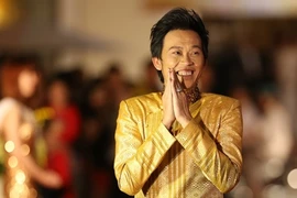 NSƯT Hoài Linh đạt nút bạc sau một năm lập "nhà riêng" trên Youtube