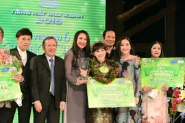 Người con gái Huế - Hồng Vân đăng quang "Tiếng hát mãi xanh" 2016