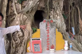 Kỳ bí ngôi tháp cổ có nhiều người đến tự tử nhưng lại được cứu sống