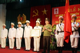 Lực lượng Ngoại tuyến nhận Huân chương Bảo vệ Tổ quốc hạng Ba