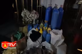 Thu giữ số lượng lớn bình khí cười trong quán bar