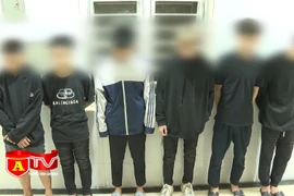 Tạm giữ nhóm thanh thiếu niên gây rối trật tự công cộng.