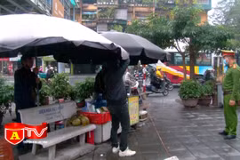 Khó xử lý vi phạm lấn chiếm vỉa hè 