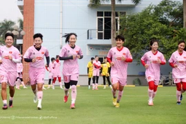 Tuyển nữ Việt Nam đá giao hữu với RB Leipzig