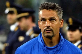 Huyền thoại Roberto Baggio bị cướp hành hung khi đang xem EURO