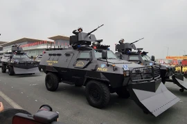 Tận thấy những phương tiện, khí tài hiện đại của Cảnh sát cơ động