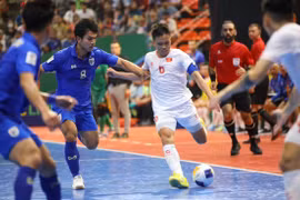 Tuyển Việt Nam thua Thái Lan, vẫn vào tứ kết giải futsal châu Á