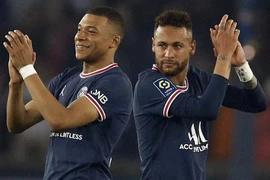 Neymar làm chuyện không ngờ sau lưng Mbappe