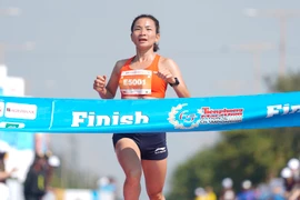 'Cô gái vàng' Nguyễn Thị Oanh không có đối thủ ở Tiền Phong Marathon