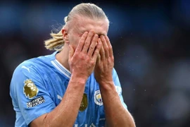 Xem Haaland bỏ lỡ khó tin trước khung thành Arsenal