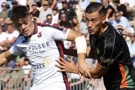 Trung vệ tuyển Indonesia làm nên lịch sử ở Serie A