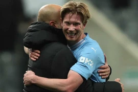 Chói sáng giúp Man City ngược dòng, De Bruyne vượt mặt Lampard