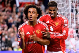 3 tân binh ra mắt thành công, Man Utd tạm chiếm đỉnh BXH