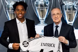 Real Madrid ra mắt 'thần đồng' Brazil