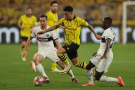 Tỏa sáng ở Champions League, Sancho khiến MU chưng hửng