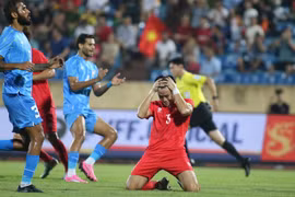 ĐT Việt Nam bị Thái Lan bỏ xa trên bảng xếp hạng FIFA