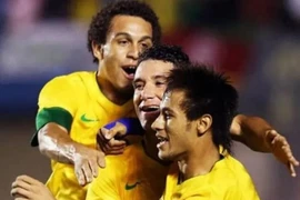 Đồng đội cũ Neymar dạt sang V-League ở tuổi 32