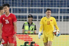 Cận cảnh pha bóng dẫn đến bàn phản lưới của Đặng Văn Lâm