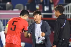 HLV Shin Tae-yong nói gì khi loại đội bóng quê nhà Hàn Quốc?