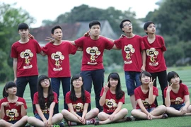 "Ngã ngửa" với 50 slogan áo lớp "bá đạo" khiến giới trẻ phát cuồng