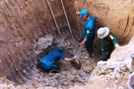 Tháo gỡ thành công quả tên lửa chưa phát nổ sót lại từ thời chiến tranh