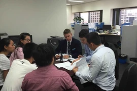 Nghi can lừa đảo vé máy bay Tết của hàng trăm du học sinh Việt Nam tại Úc bị bắt