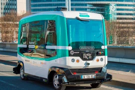 Paris thử nghiệm xe buýt không người lái