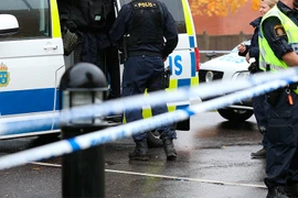 Bị bắt tại trận khi phát trò đồi bại trực tiếp trên Facebook 