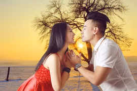 "Bà ngoại hot girl" Hương bella chính thức tỏ tình với ca sĩ Anh Trường