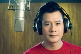 Quang Dũng thổn thức hát "Mãi mãi bên em"