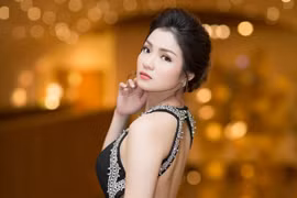 Thuỷ "Top" tái xuất khoe đường cong cực gợi cảm