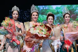 Lê Thanh Thúy đăng quang Hoa hậu Doanh nhân người Việt châu Á 2016