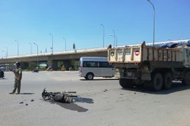 Người đàn ông đi xe máy tử vong sau va chạm với xe ben