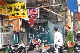 Quận Hoàn Kiếm, Hà Nội: Lấy lại vỉa hè cho người đi bộ