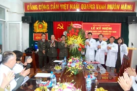  Thăm, chúc mừng Bệnh viện Công an thành phố
