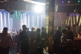 Đột kích vũ trường của dân chơi ở trung tâm TP.Hồ Chí Minh